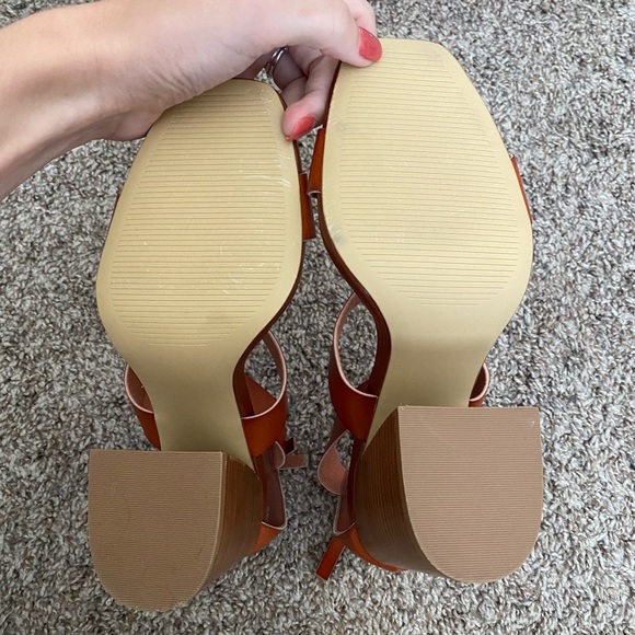 NWOT STEVE MADDEN SANDAL - Picture 3 of 6